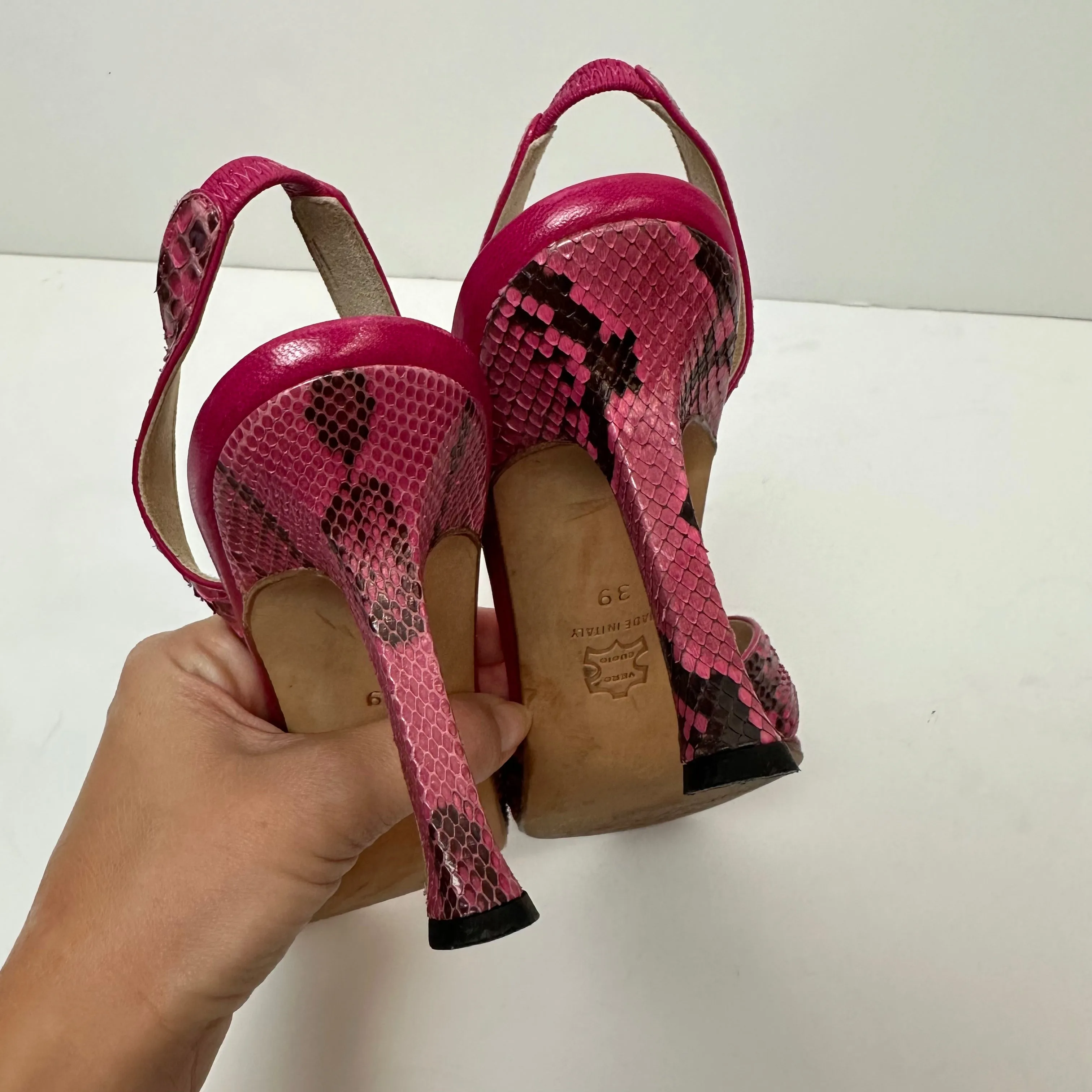 Manolo Blahnik Callasli Pink Slingback Sandal Heels Snakeskin Animal Print 39