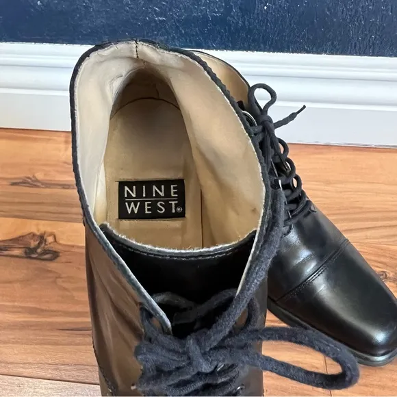 Sz7.5 Vintage Nine West Black Lace up Leather Boots